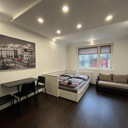 Apartment Charkovska Карловы Вары Экстерьер фото